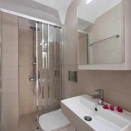 Voula Luxury Vila *