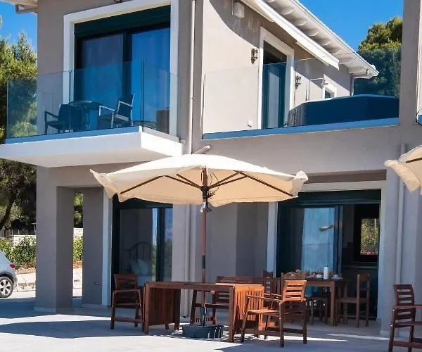 Voula Luxury * Frínion